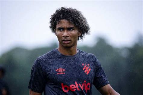 Com venda encaminhada para o Chelsea, Pedro Lima desfalca o .
